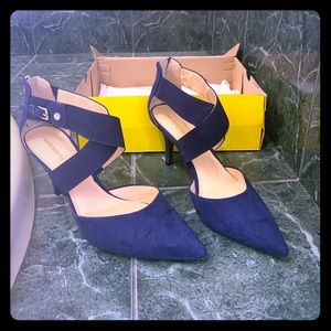 Royal Blue Suede size 8 Liz Claiborne pumps.